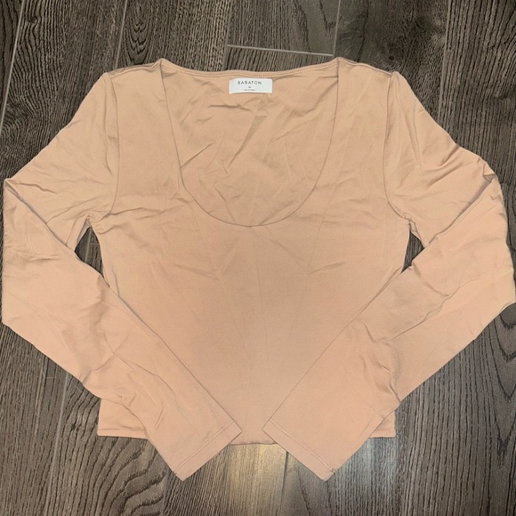 Babaton Contour Scoopneck Fullsleeve - Picture 3 of 3